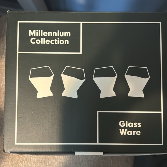 Set of 4 colored glassware set - Picture 2 of 3